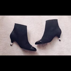🎊CHANEL F19 65MM Pearl Tip Cap Toe Bootie EUR37.5